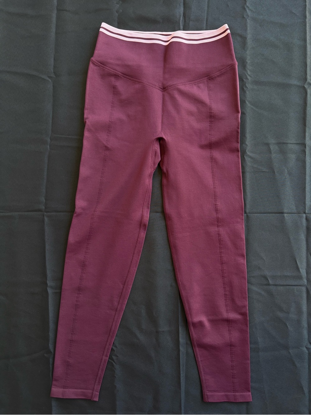 PINK Victoria's Secret Plum High-Waist Leggings with Pink Waistband